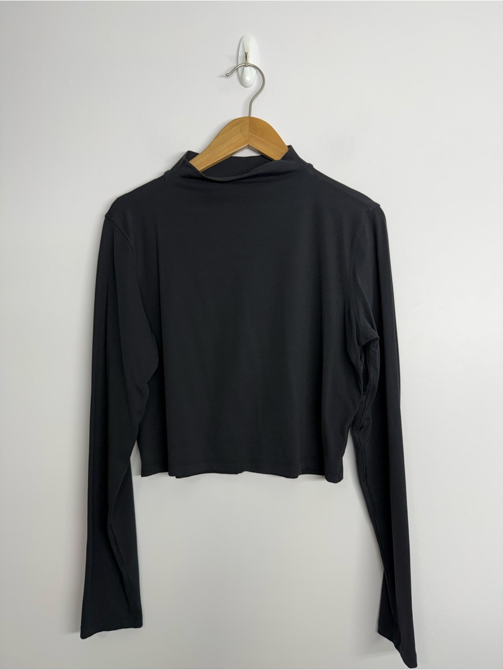 84: Lululemon All Aligned Mock Neck Long Sleeve Black Size 14